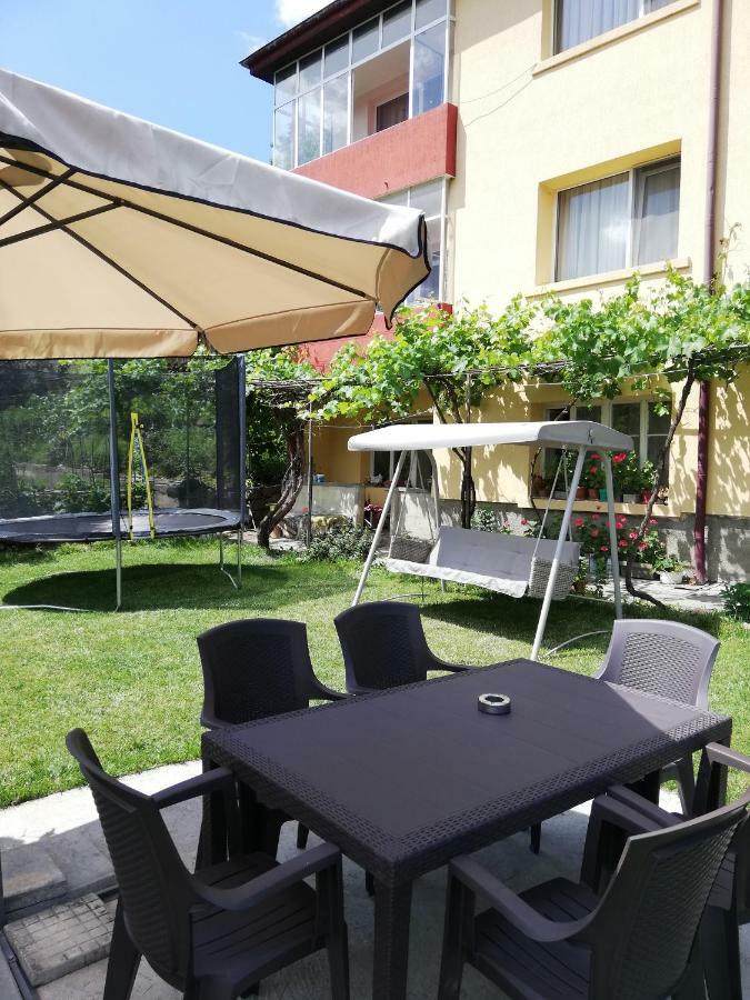 Апартаменти За Гости Бошнакови Devin Exterior photo